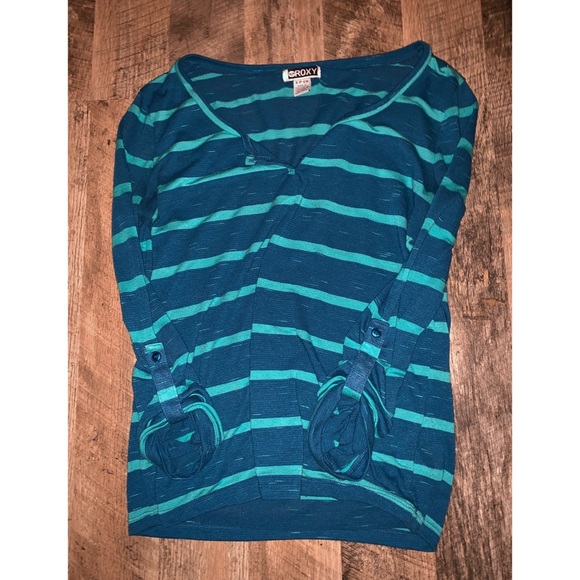🌺 .•SALE•. Roxy Blue striped top - Picture 2 of 3